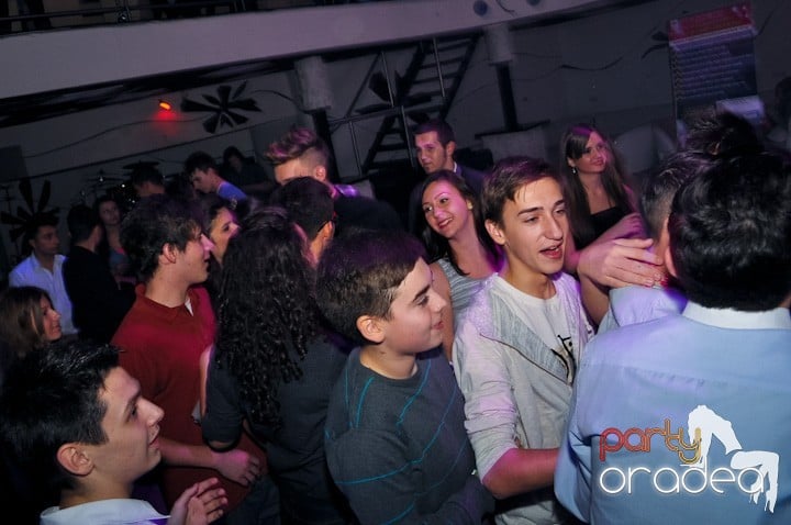 High School Battle - Gojduvs. Eminescu, 