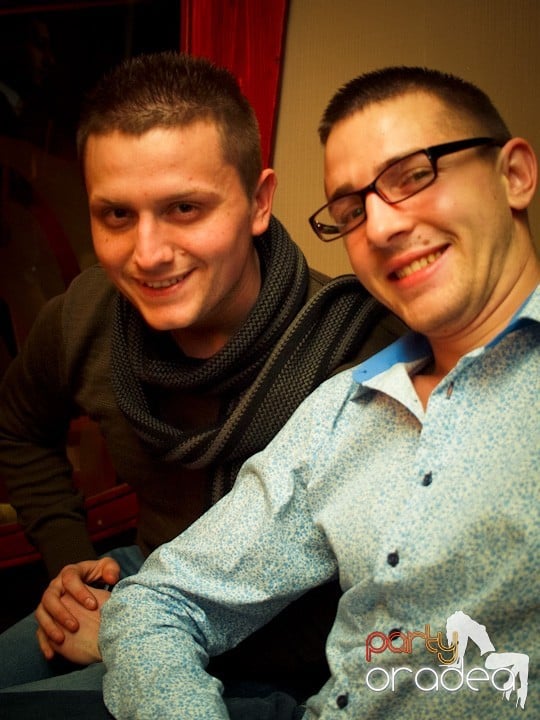 Hiturile anilor 2000 în Chanson Cafe, 