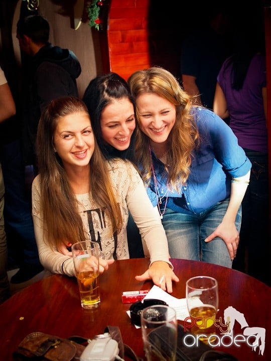 Hiturile anilor 2000 în Chanson Cafe, 