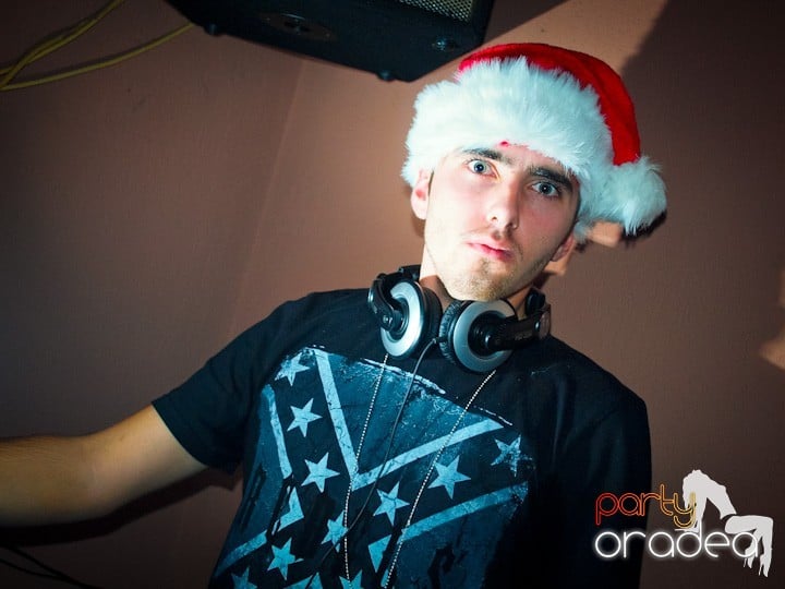 Hiturile anilor 2000 în Chanson Cafe, 