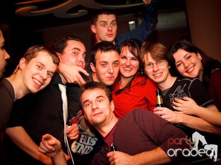 Hiturile anilor 2000 în Chanson Cafe, 