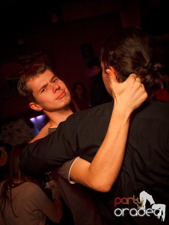 Hiturile anilor 2000 în Chanson Cafe, 