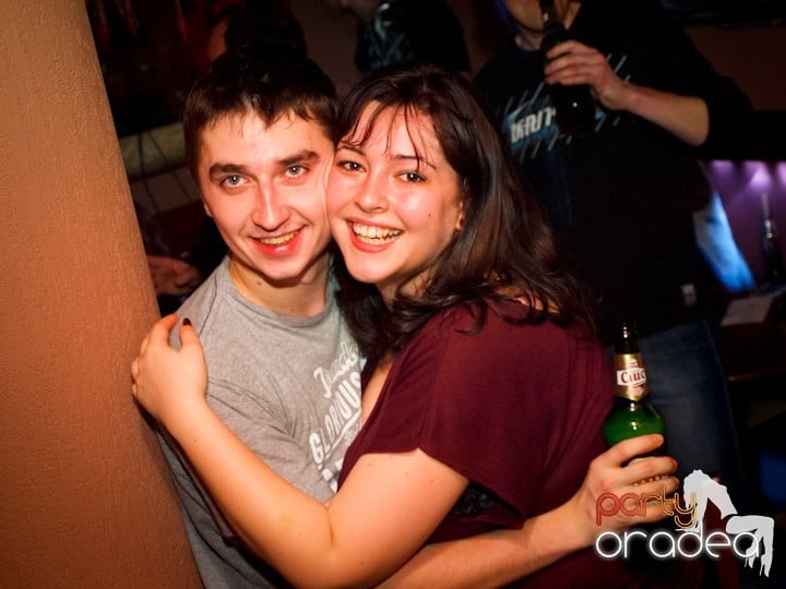 Hiturile anilor 2000 în Chanson Cafe, 