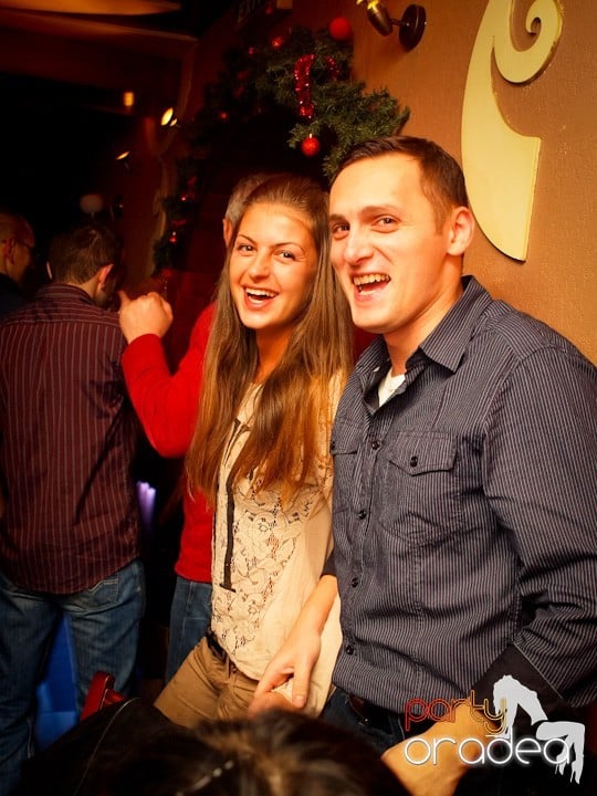 Hiturile anilor 2000 în Chanson Cafe, 