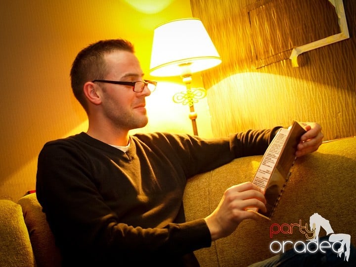 Hiturile anilor 2000 în Chanson Cafe, 