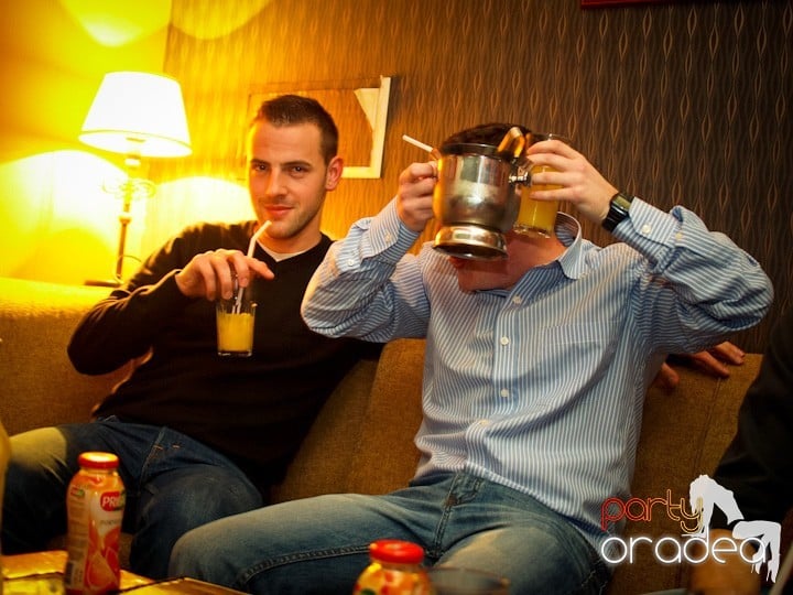 Hiturile anilor 2000 în Chanson Cafe, 