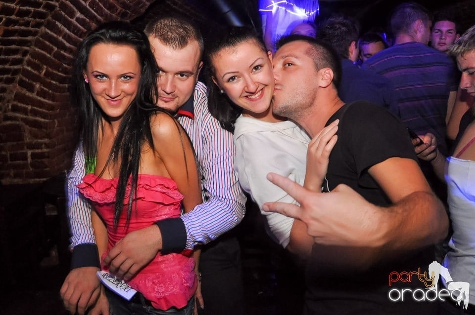 Holsten Party în Club Escape, 