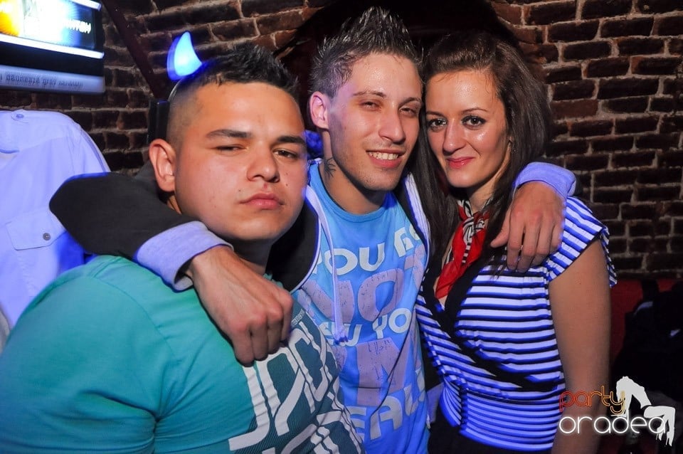 Holsten Party în Club Escape, 