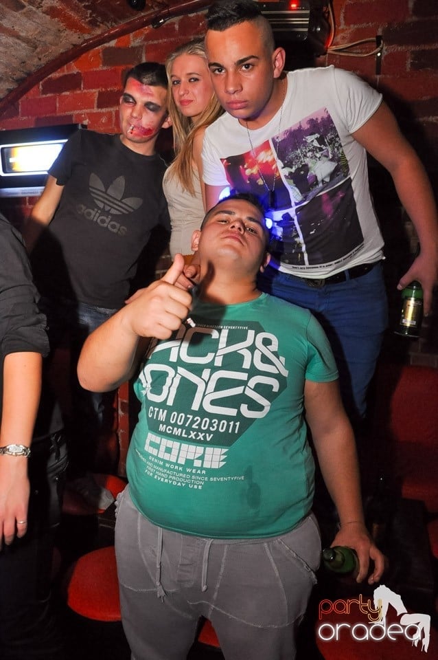 Holsten Party în Club Escape, 