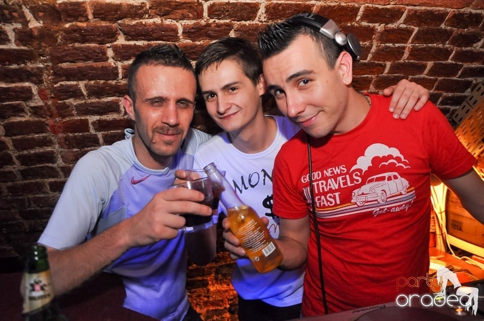 Holsten Party în Club Escape, 