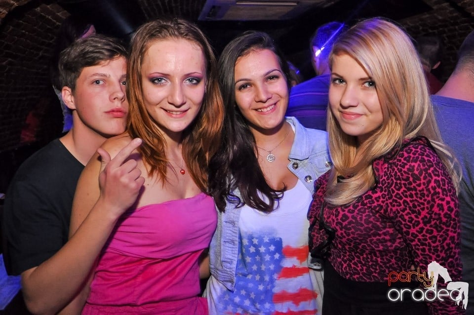 Holsten Party în Club Escape, 