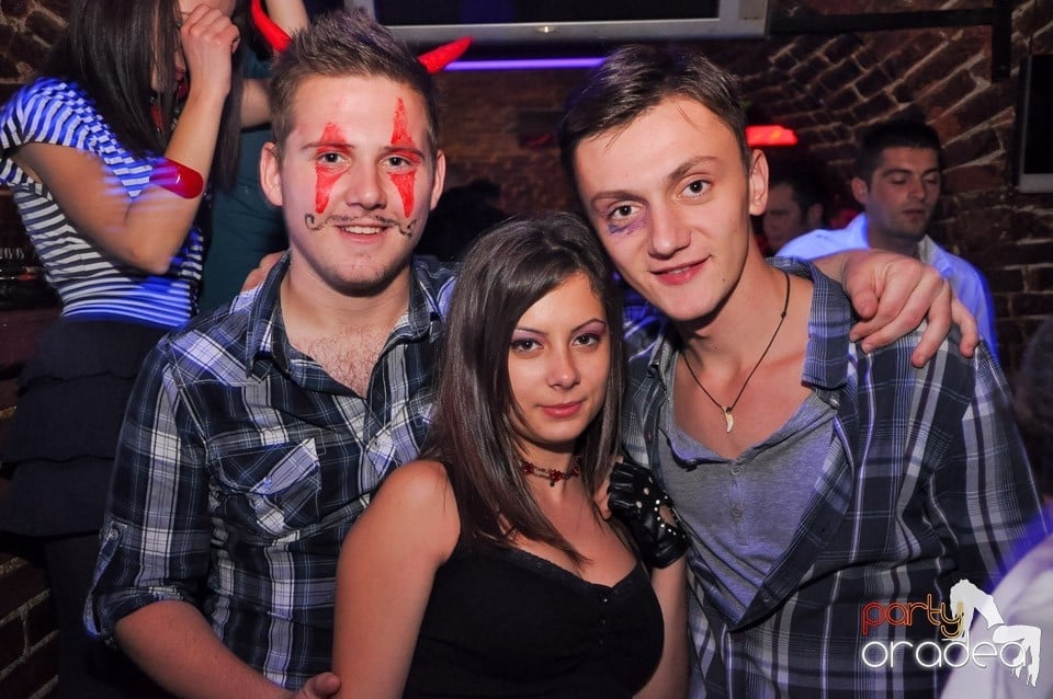 Holsten Party în Club Escape, 