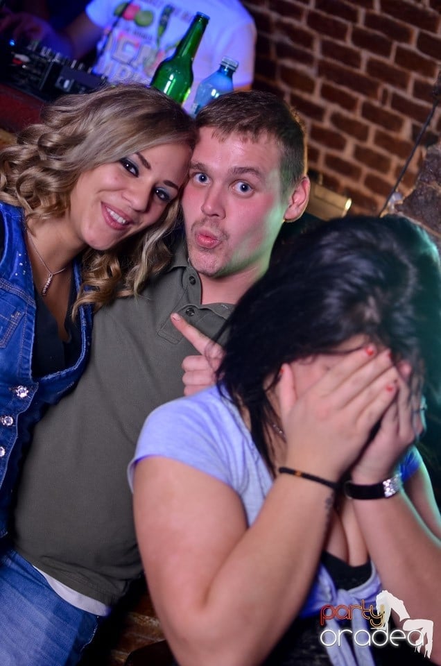 Holsten Party în Club Escape, 