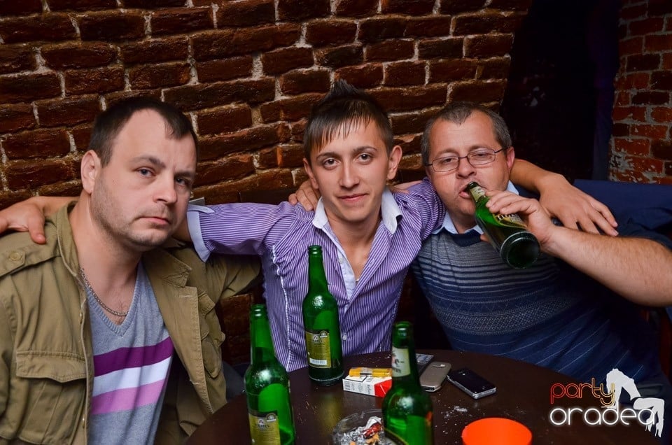 Holsten Party în Club Escape, Escape