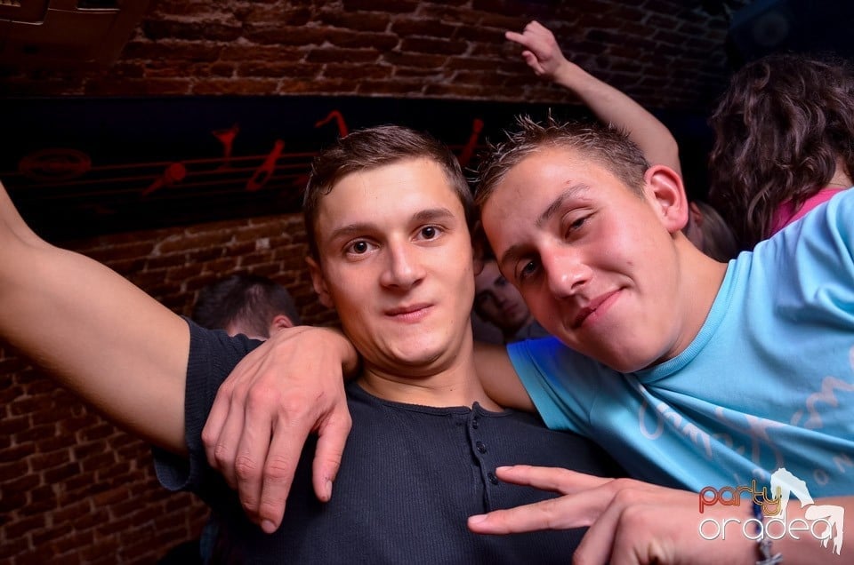 Holsten Party în Club Escape, 