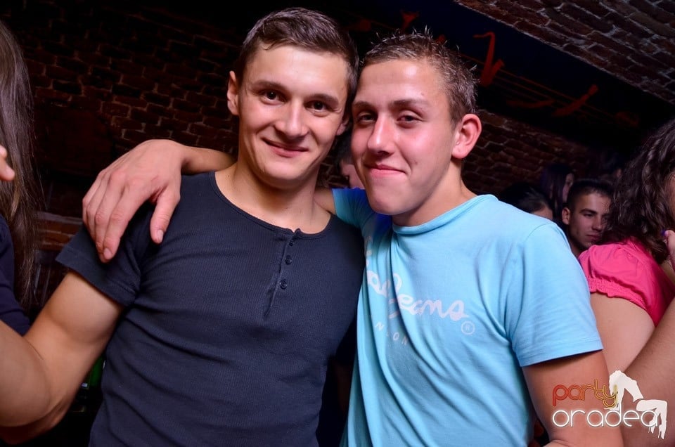 Holsten Party în Club Escape, 