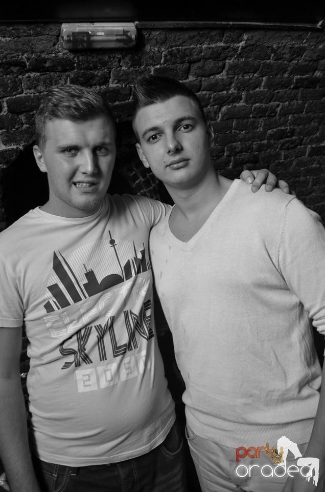 Holsten Party în Club Escape, 