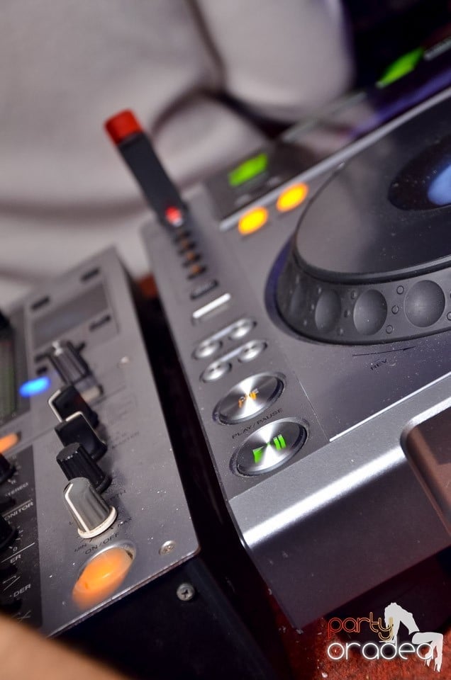 Holsten Party în Club Escape, 