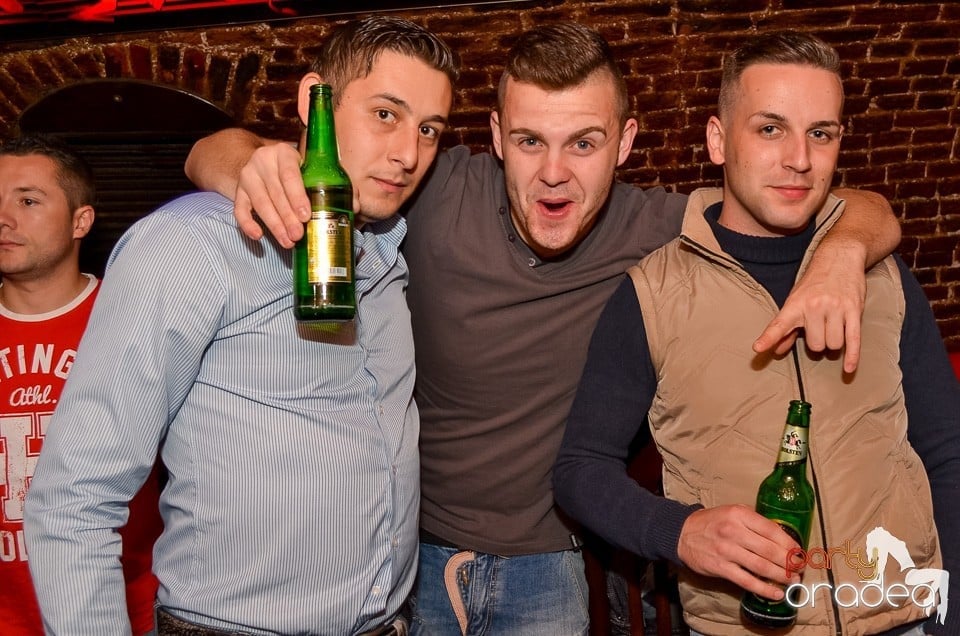 Holsten Party în Club Escape,