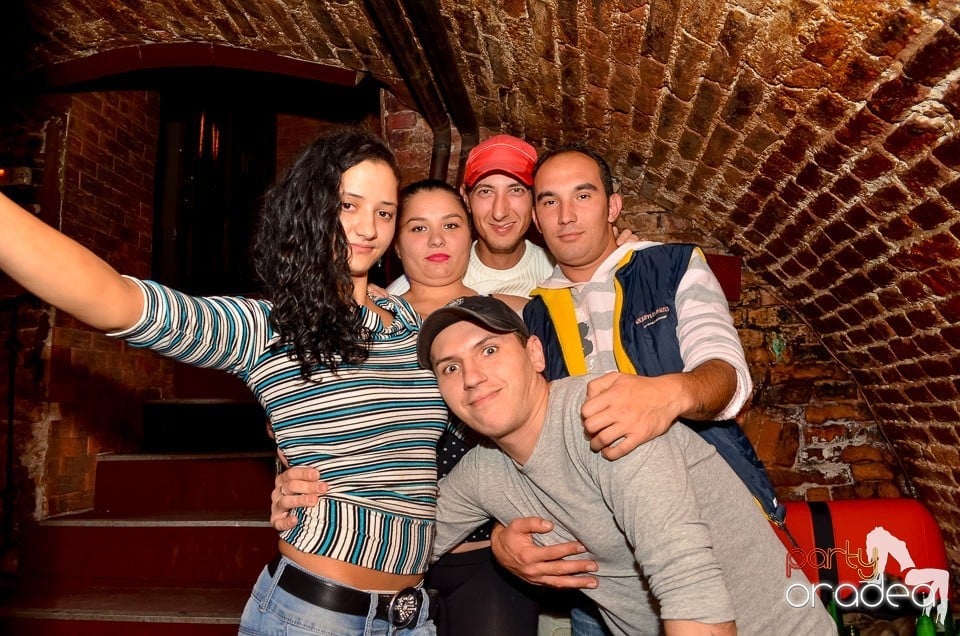 Holsten Party în Club Escape,