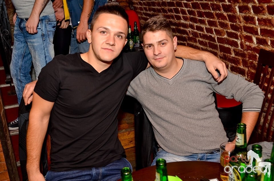 Holsten Party în Club Escape,