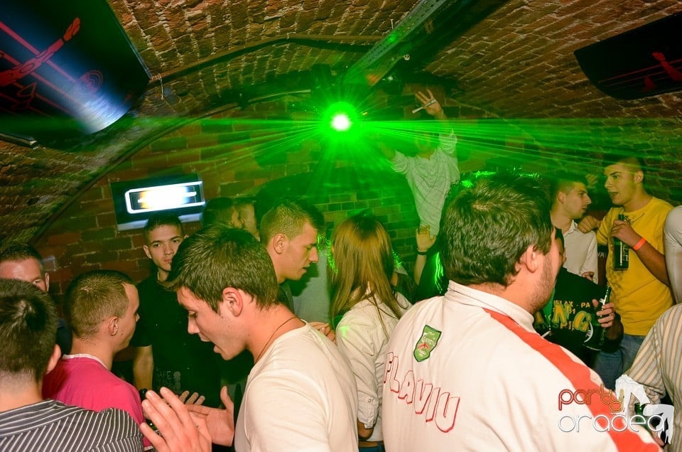 Holsten Party în Club Escape,