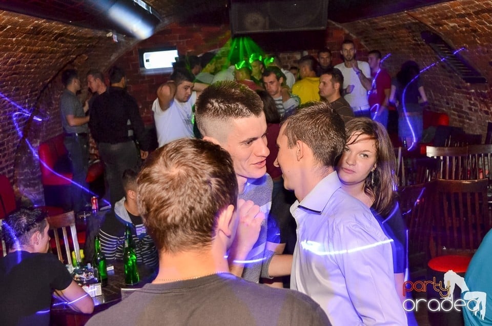 Holsten Party în Club Escape,