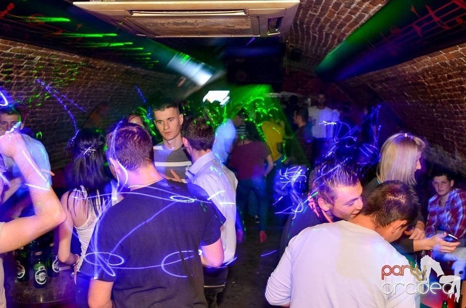 Holsten Party în Club Escape, 