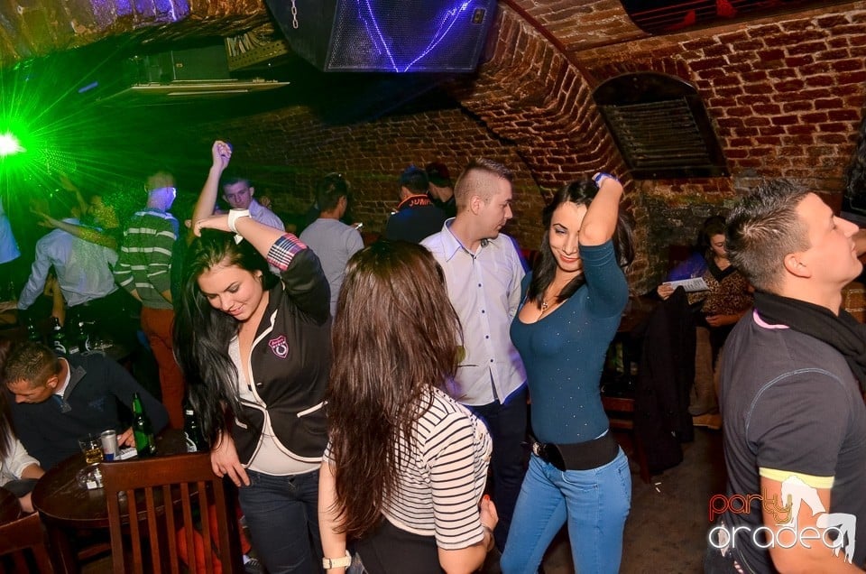 Holsten Party în Club Escape,