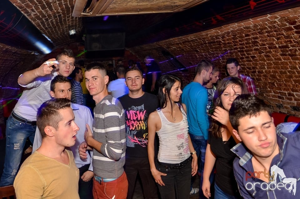 Holsten Party în Club Escape,