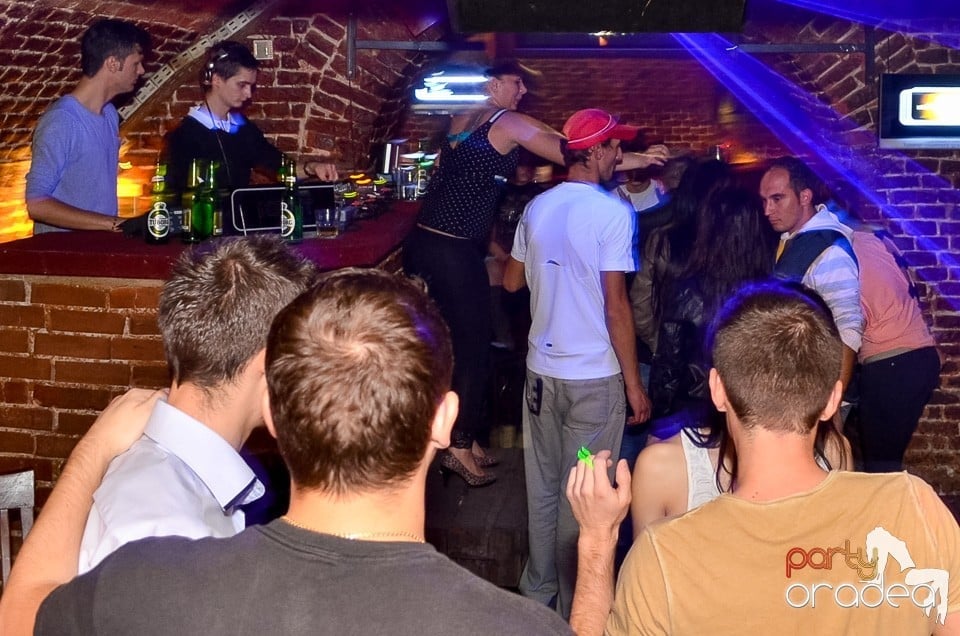 Holsten Party în Club Escape,