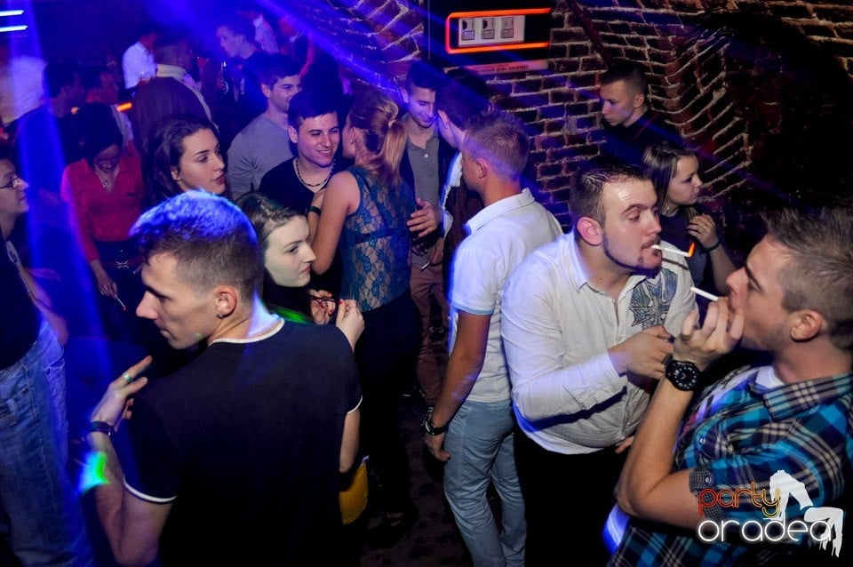 Hot Friday Night în Club Escape, 