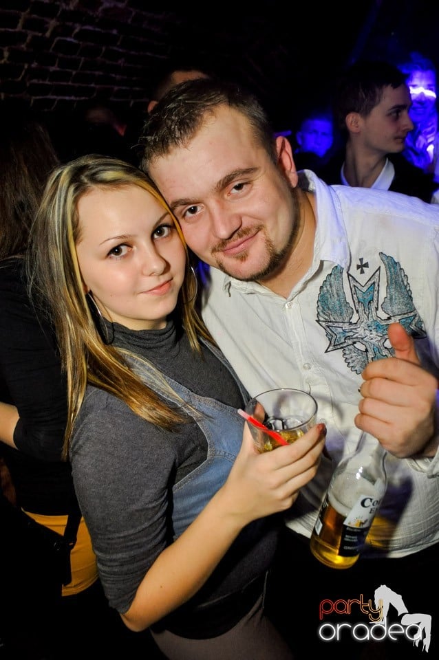 Hot Friday Night în Club Escape, 