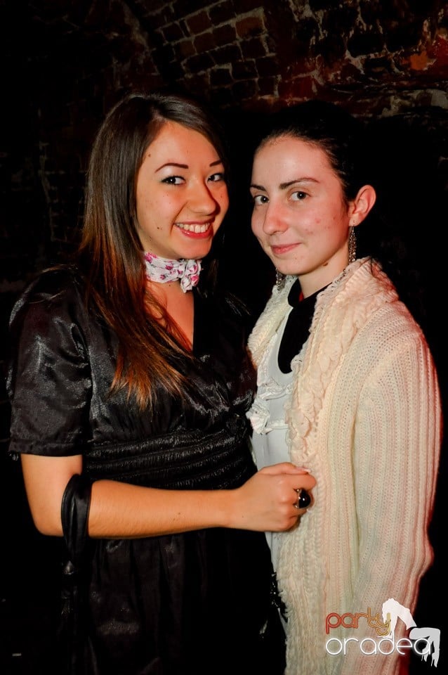 Hot Friday Night în Club Escape, 