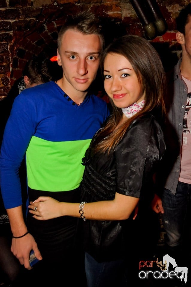 Hot Friday Night în Club Escape, 