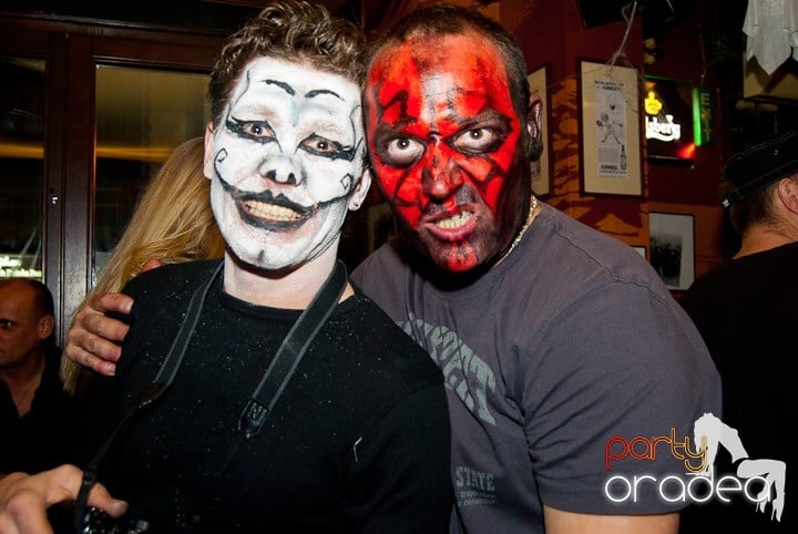 Hot Halloween în Lord's Pub, Lord's Pub