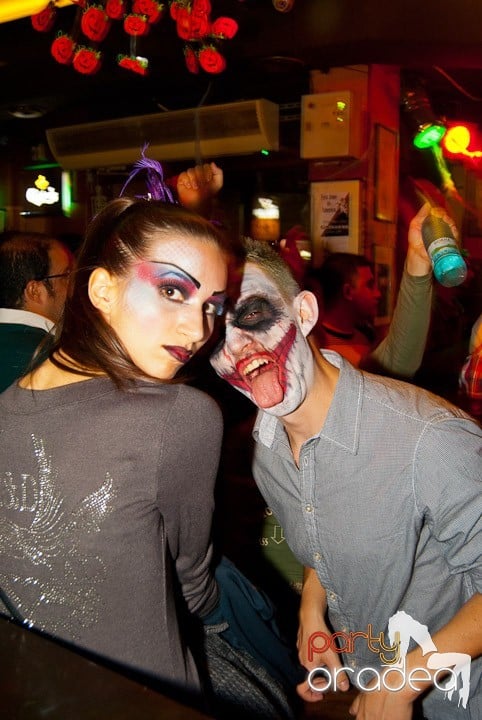 Hot Halloween în Lord's Pub, Lord's Pub