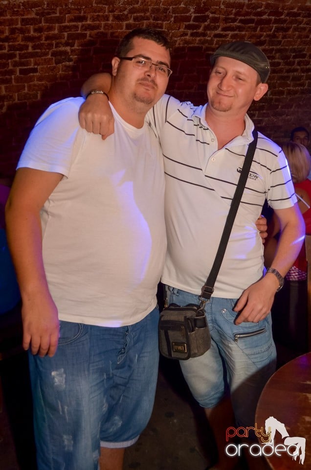 Hot Promo Night în Club Escape, 