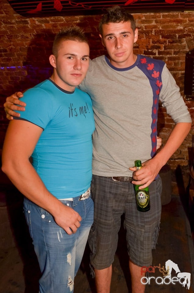 Hot Promo Night în Club Escape, 