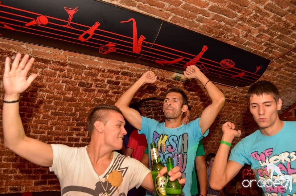 Hot Promo Night în Club Escape, 