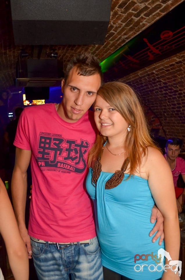 Hot Promo Night în Club Escape, 