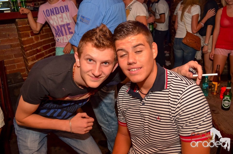 Hot Promo Night în Club Escape, 