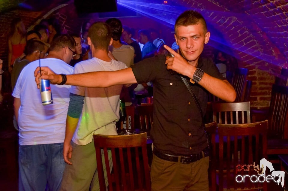 Hot Promo Night în Club Escape, 