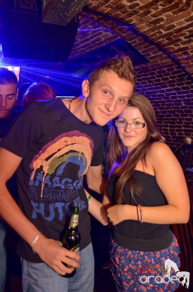 Hot Promo Night în Club Escape, 