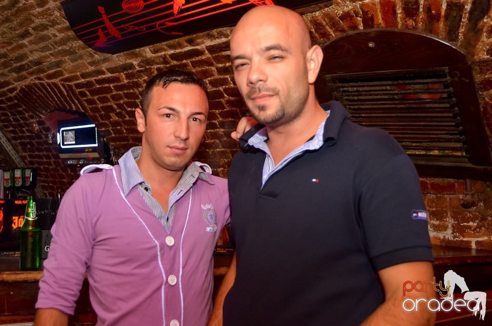 Hot Promo Night în Club Escape, 