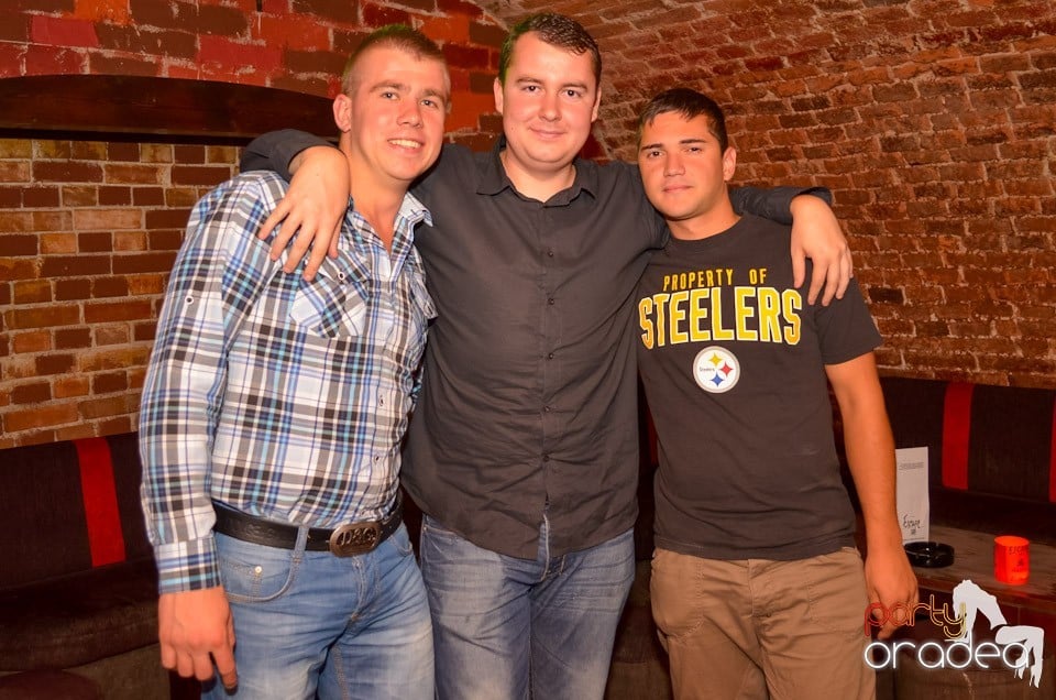 Hot Promo Night în Club Escape, 