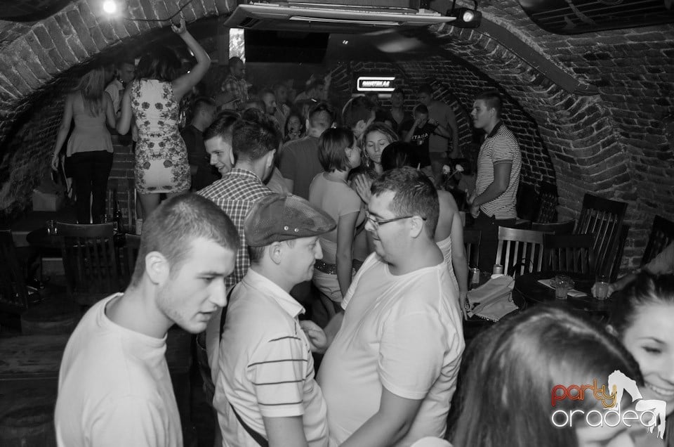 Hot Promo Night în Club Escape, 