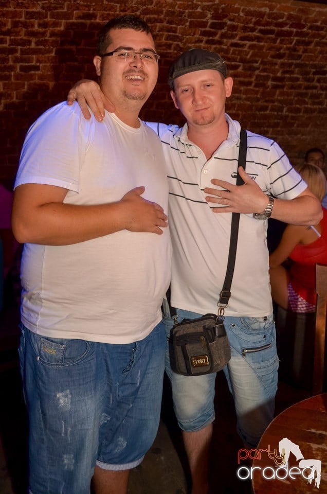 Hot Promo Night în Club Escape, 