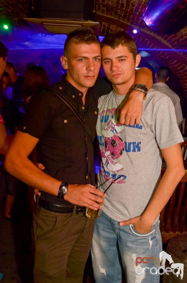 Hot Promo Night în Club Escape, 