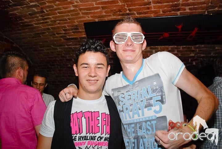 House Party în Club Escape, 